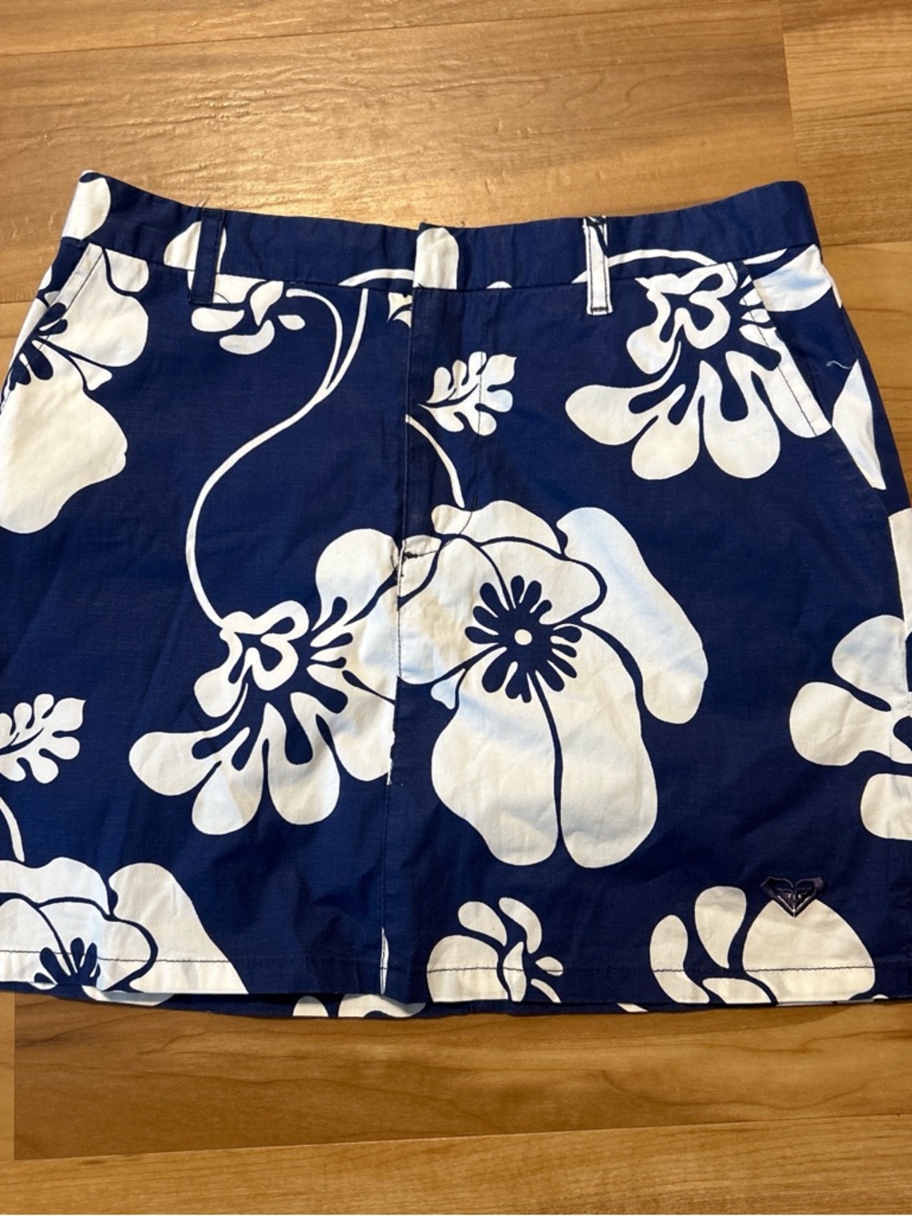 Roxy Quicksilver Navy Blue and White Floral Skirt
